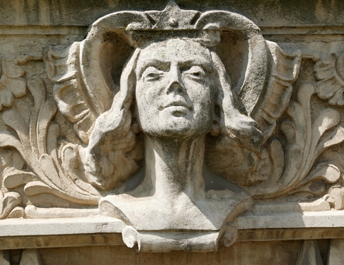 Quand les façades racontent l’épopée de la Ville…